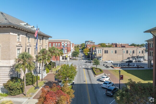 Downtown Florence and its restaurants and amenities are a short distance from Parkwood.