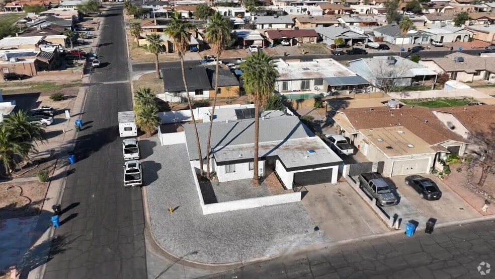 10428 W Calle de Plata, Phoenix, AZ 85037 - photo 2