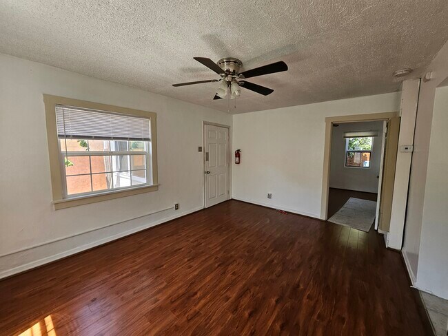 657 W Oliver St, San Pedro, CA 90731 - photo 5