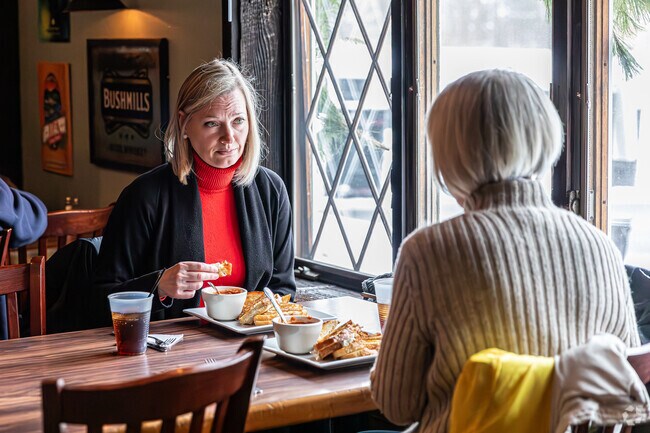 Farley Mac’s is known for hearty meals and local hospitality.