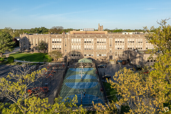 Highlands Middle School is a public school located on 128 Grandview Avenue in White Plains, NY.