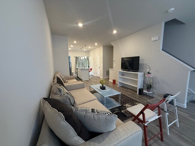 94 Rolling Branch Dr, Ranson, WV 25438 - photo 5