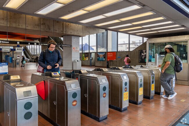 Fruitvale BART Station connect Glenview Residents to the rest of East Bay.