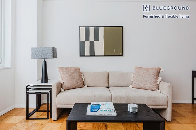 La Premier Apartments unit FL10-ID1585, New York, NY 10019 - photo 2