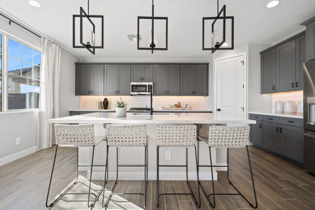 3520 N 103rd Ave, Avondale, AZ 85392 - photo 4