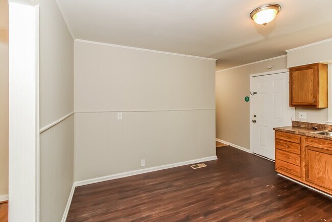 1340 5th Place NW, Center Point, AL 35215 - photo 6