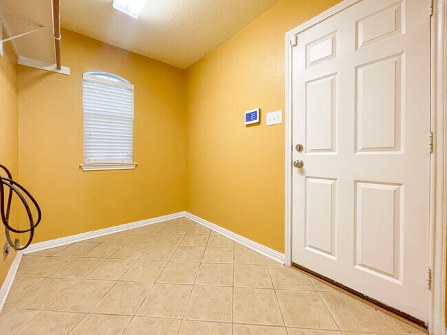 10113 Condor Loop, Waco, TX 76708 - photo 7