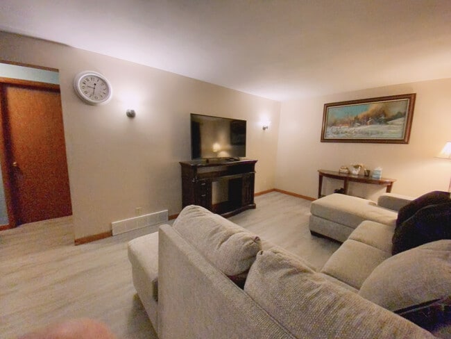 3290 Marthas Ln, Stevens Point, WI 54481 - photo 7