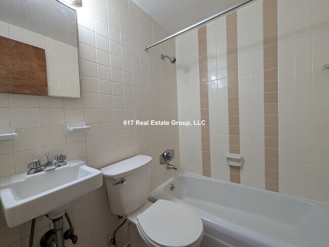 1315 Commonwealth Ave unit 104, Allston, MA 02134 - photo 6