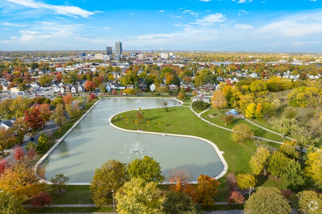 La Rez puts residents close to downtown Fort Wayne's amenities.