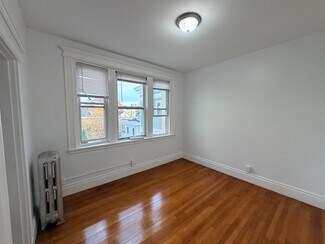 70 Kirkland St Unit 33, Cambridge, MA 02138