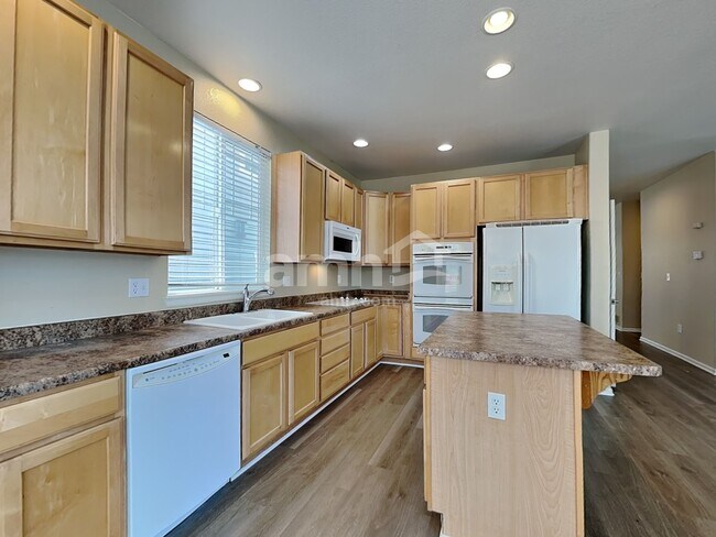 11791 Lewiston St, Commerce City, CO 80022 - photo 3