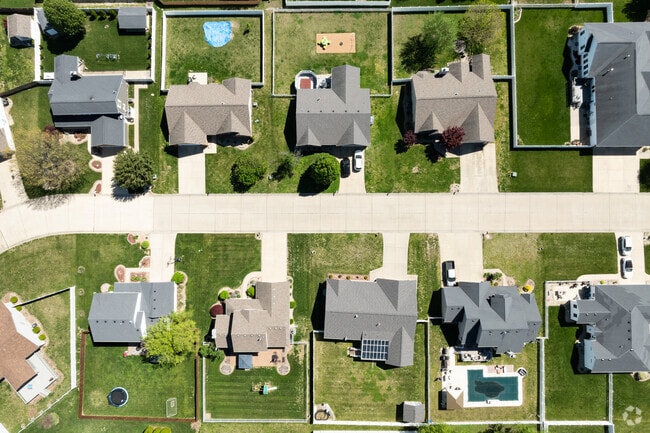 Single family homes near Horseshoe Lake can be found in Granite City, IL.