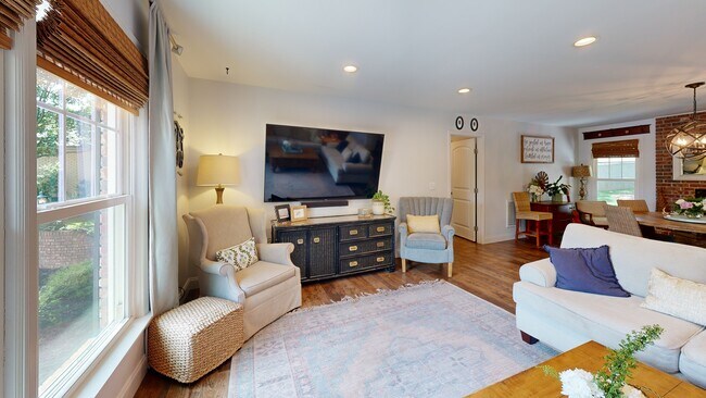 301 Devenger Rd, Greer, SC 29650 - photo 2