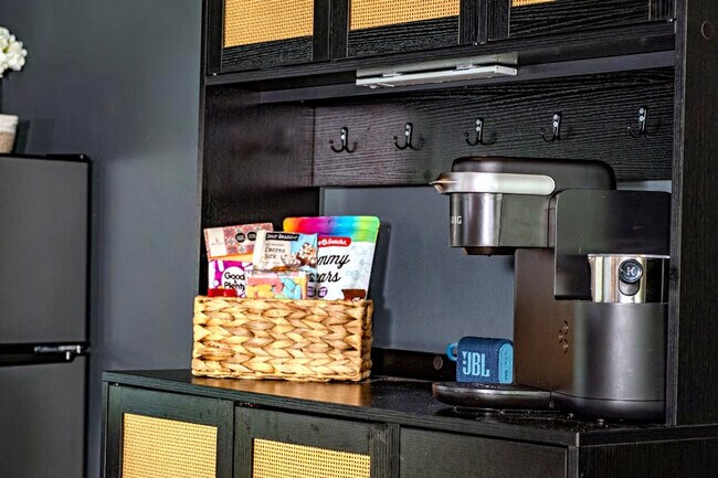 1818 W 39th St unit ID1295600P, Austin, TX 78731 - photo 5