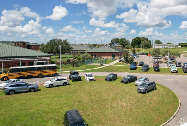 Horizons Elementary School serves the Davenport and surrounding areas.