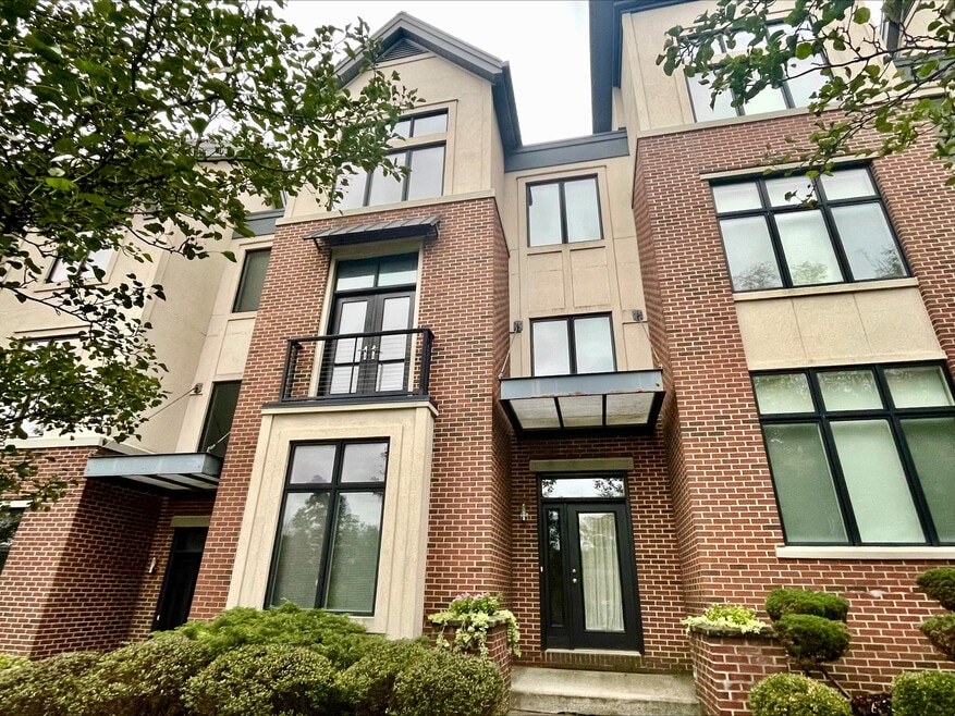 117 N Howard St, Akron, OH 44308 - photo 1