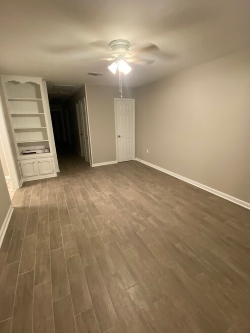 15348 Crystal Dr unit 15348 Crystal Dr, Central, LA 70770 - photo 1
