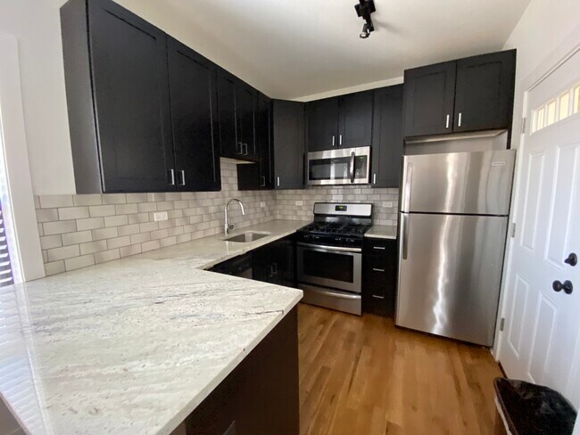 2203 W Eastwood Ave unit STU, Chicago, IL 60625 - photo 2