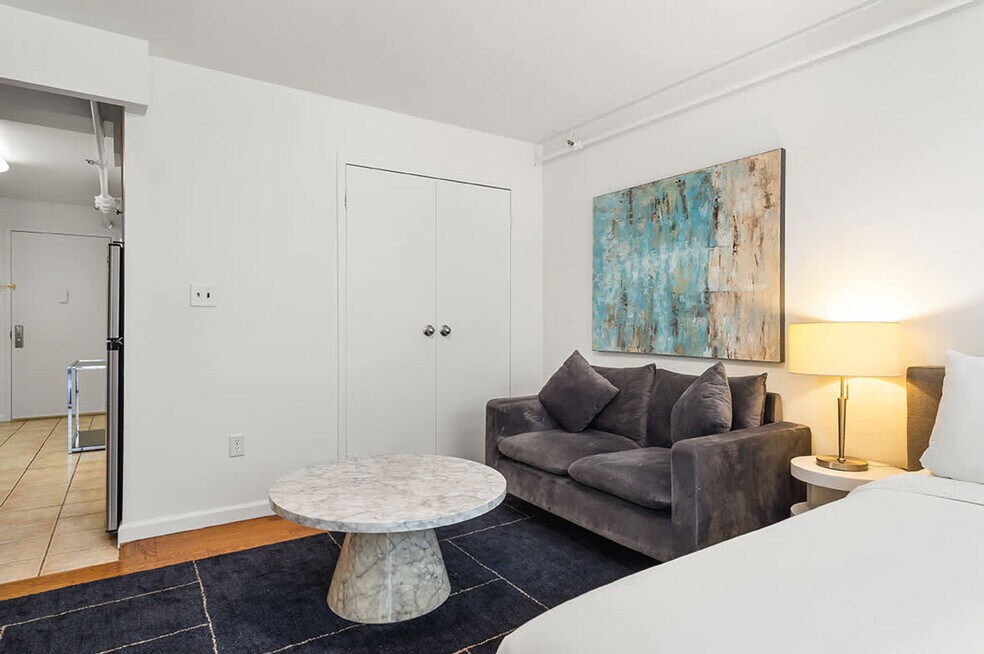 140 W 19th St unit ID1038549P, New York, NY 10011 - photo 1