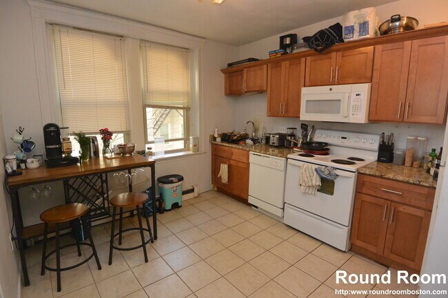 122 Washington St unit 24-6, Boston, MA 02135 - photo 2