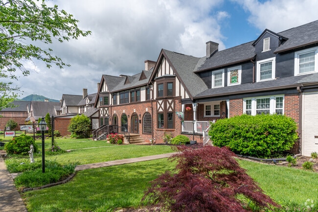 Townhomes and lofts are the most common types of housing in Downtown Kingsport.