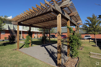 327 N Midwest Blvd, Midwest City, OK 73110
