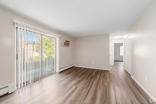 2BR, 1BA - 850SF - Living Room