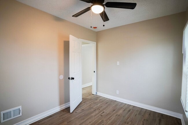 13040 Wade St, Detroit, MI 48213 - photo 5