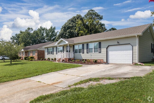 Vinyl siding ranch homes in the Brigadoon neighborhood of Virginia Beach.