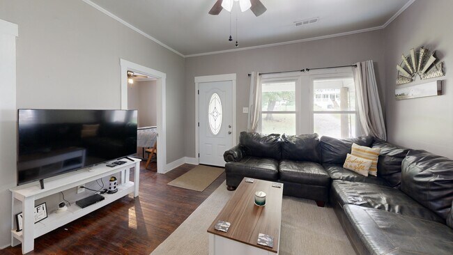 304 5th Ave, Columbia, TN 38401 - photo 2