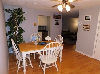 271 Albion St Unit 11, Wakefield, MA 01880