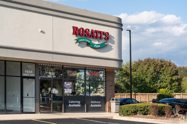 Pizza lovers can get a delicious pie from Rosati's in Brook Crossing.