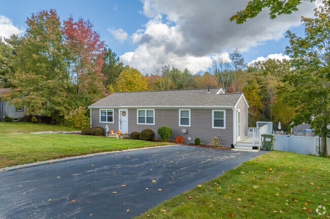 North Brookfield has many Minimal-Traditional homes with expansive lots.