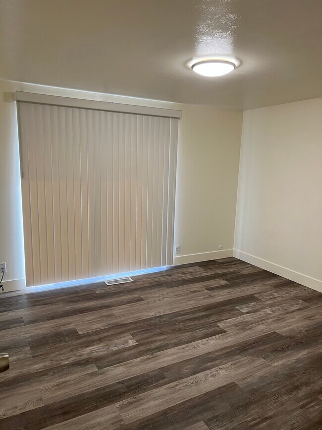 1934 W 4700 S unit 1, Roy, UT 84067 - photo 7