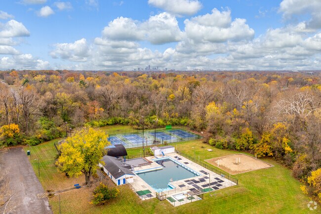 Devon Country Club has a seven-lane pool, outdoor volleyball courts, and tennis courts.