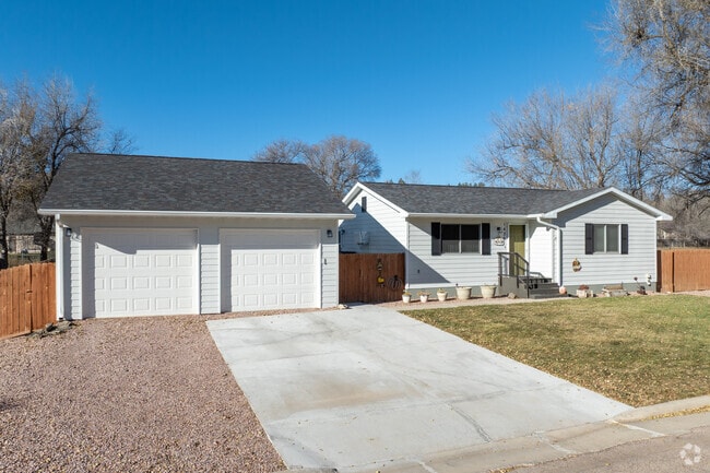 Residents enjoy peaceful living in Hot Springs’ residential areas.