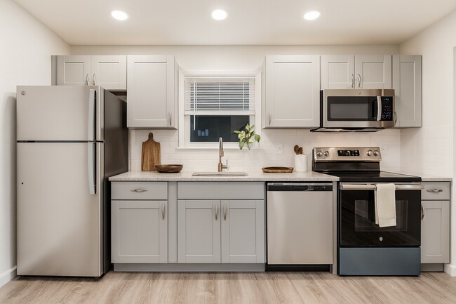 2 Walnut St, Centereach, NY 11720 - photo 7