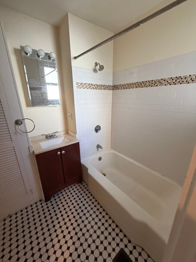 2 Norfolk Place unit 2, Cambridge, MA 02139 - photo 3