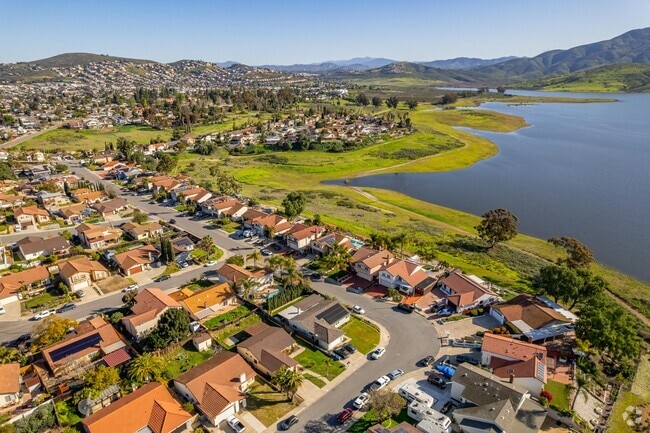 La Presa enjoys unparalleled views of Sweetwater Lake and beyond.