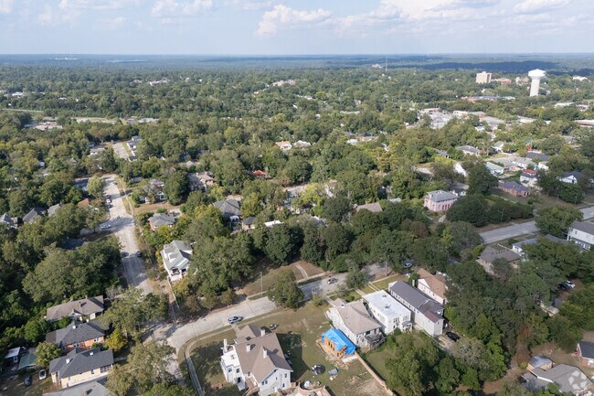 Looking over the Cherokee Heights Historic District the grid-pattern is pbvious.