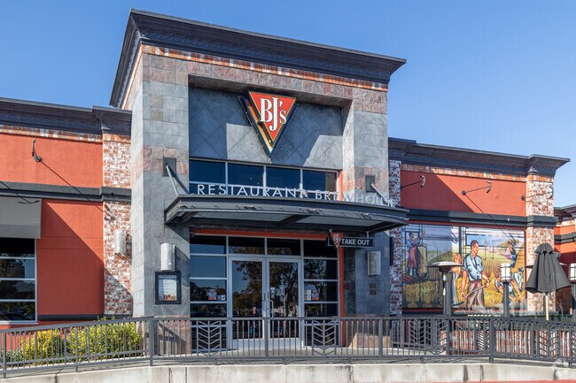 Mariners Isle caption TBD