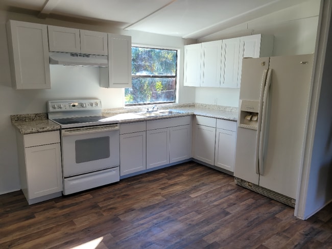 351 Spring St, Cocoa, FL 32927 - photo 3