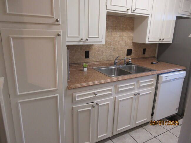 511 Chickadee Dr unit A, Little Rock, AR 72205 - photo 5