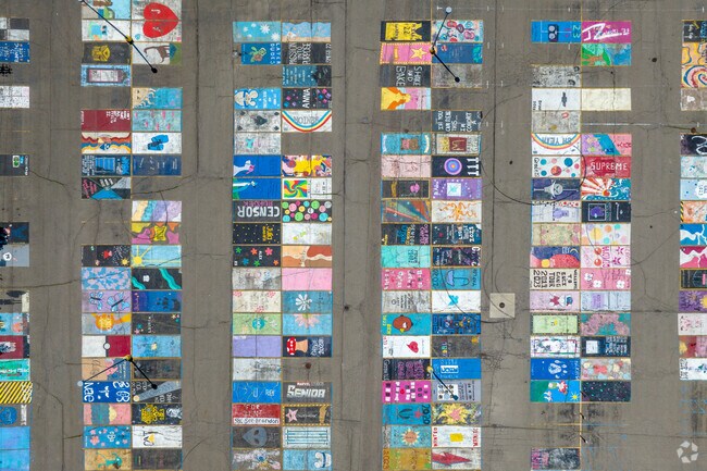 Lakeview Virtual School in Saint Clair Shores has a student to teacher ratio of 46 to 1.