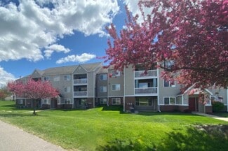 530 Bayberry Pointe Dr NW, Grand Rapids, MI 49534