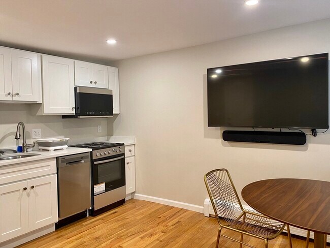 42 Irving St unit B, Boston, MA 02114 - photo 2