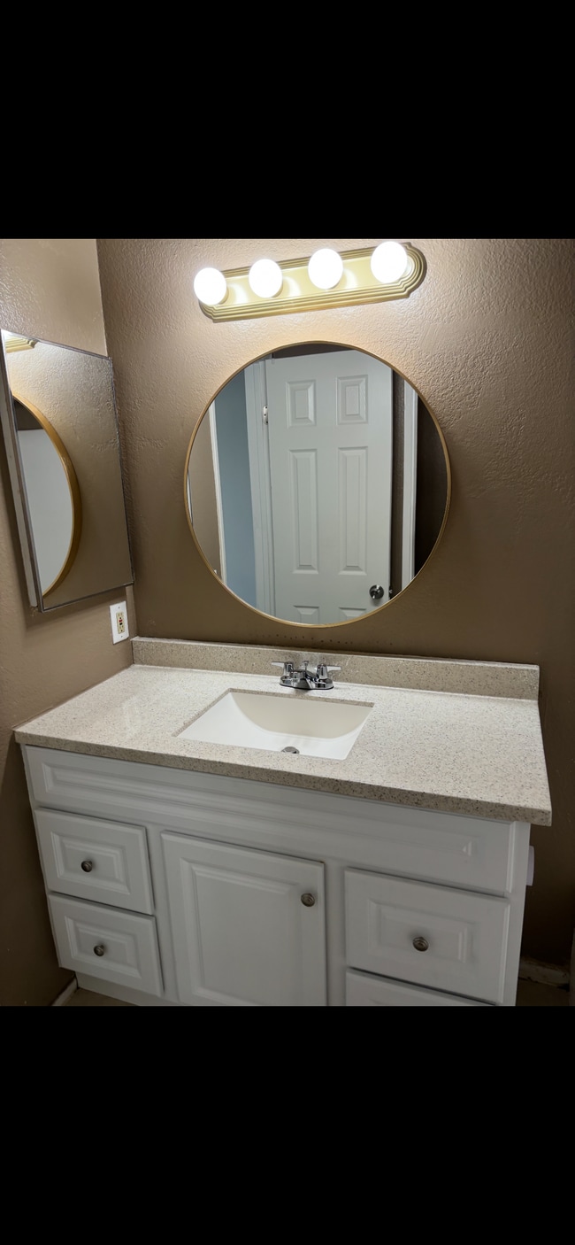 28631 Calle Del Lago Unit B, Murrieta, CA 92563