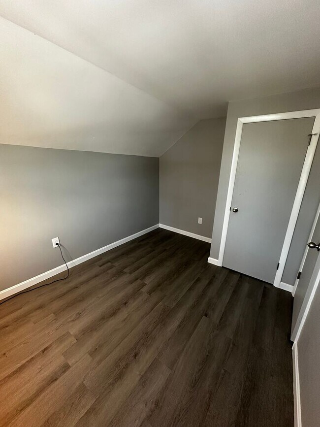 176 Park St unit 176 Park St 2, Burlington, VT 05401 - photo 5