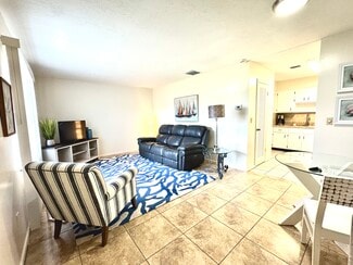 506 Quincy Ave Unit D4 furnished, Fort Pierce, FL 34950